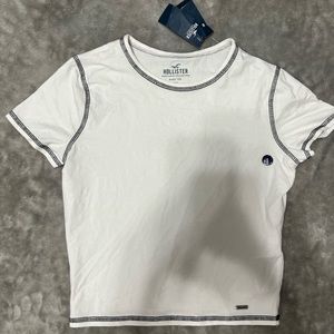 Brand New! Hollister Baby Tee MUST HAVE COLLECTION